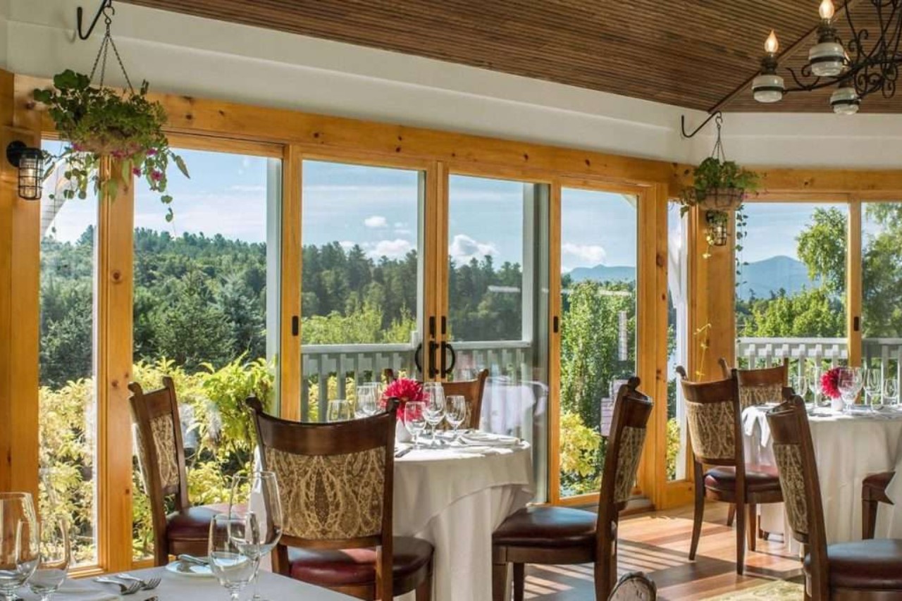 Main Restaurant - Lake Restaurant